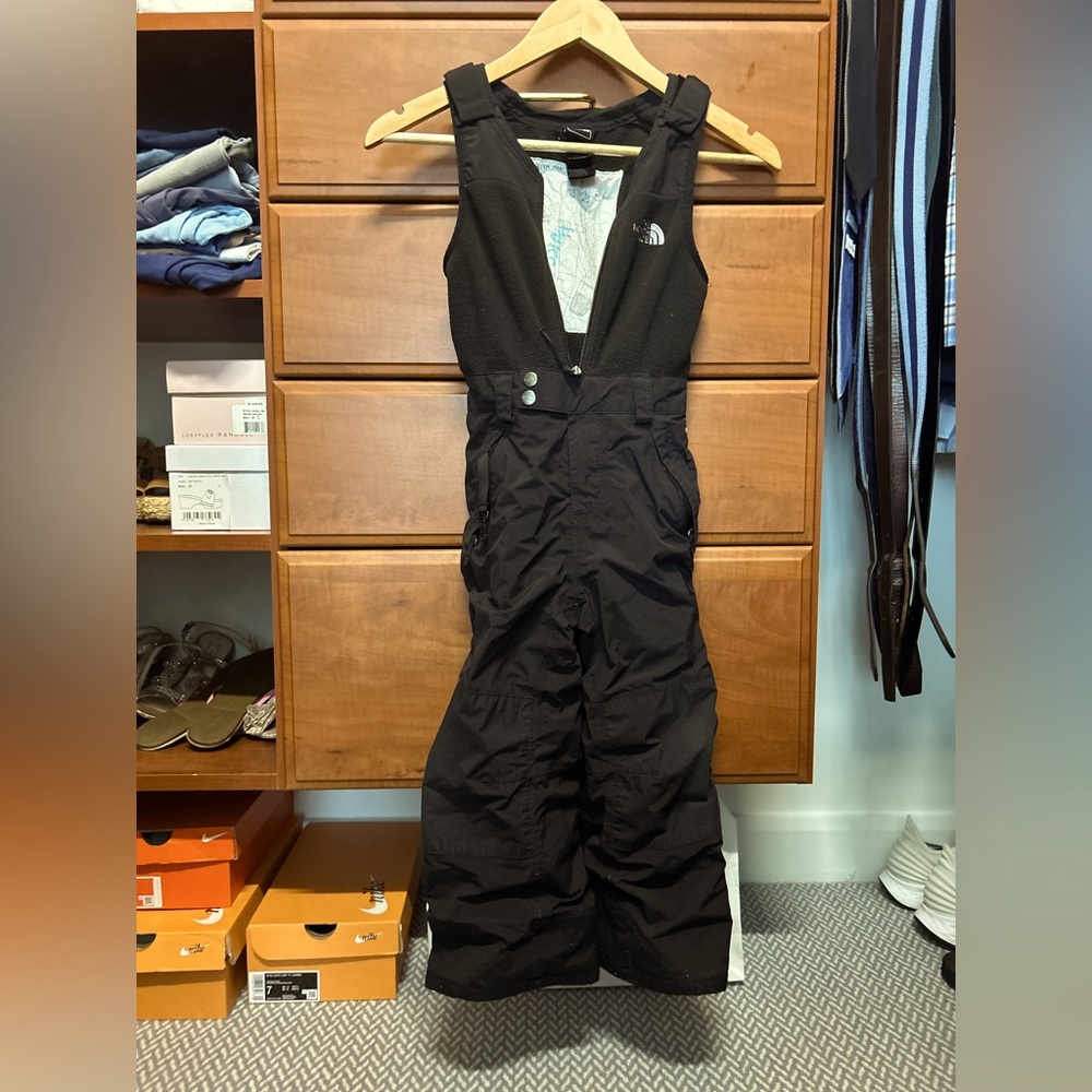 Boys The North Face bibs / snow pants / ski pants